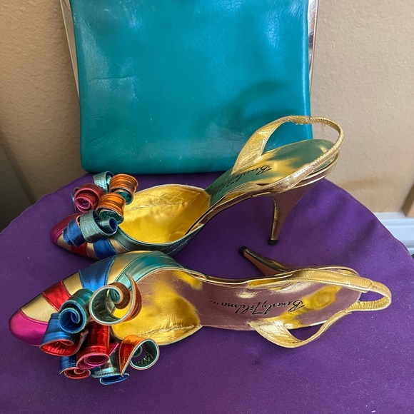Beverly Feldman  rainbow 🌈 metallic sling back Size 6 shoes 🌟 Excellent 👠 - Picture 2 of 10